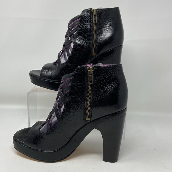 NWT Gee WaWa Women's Black and Purple Cutout Detail Heeled Sandals SZ 8 - Picture 3 of 10